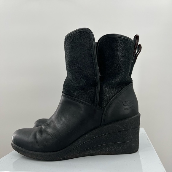 UGG Devoran Black Wedge Waterproof Ankle Booties Ladies - Picture 4 of 13